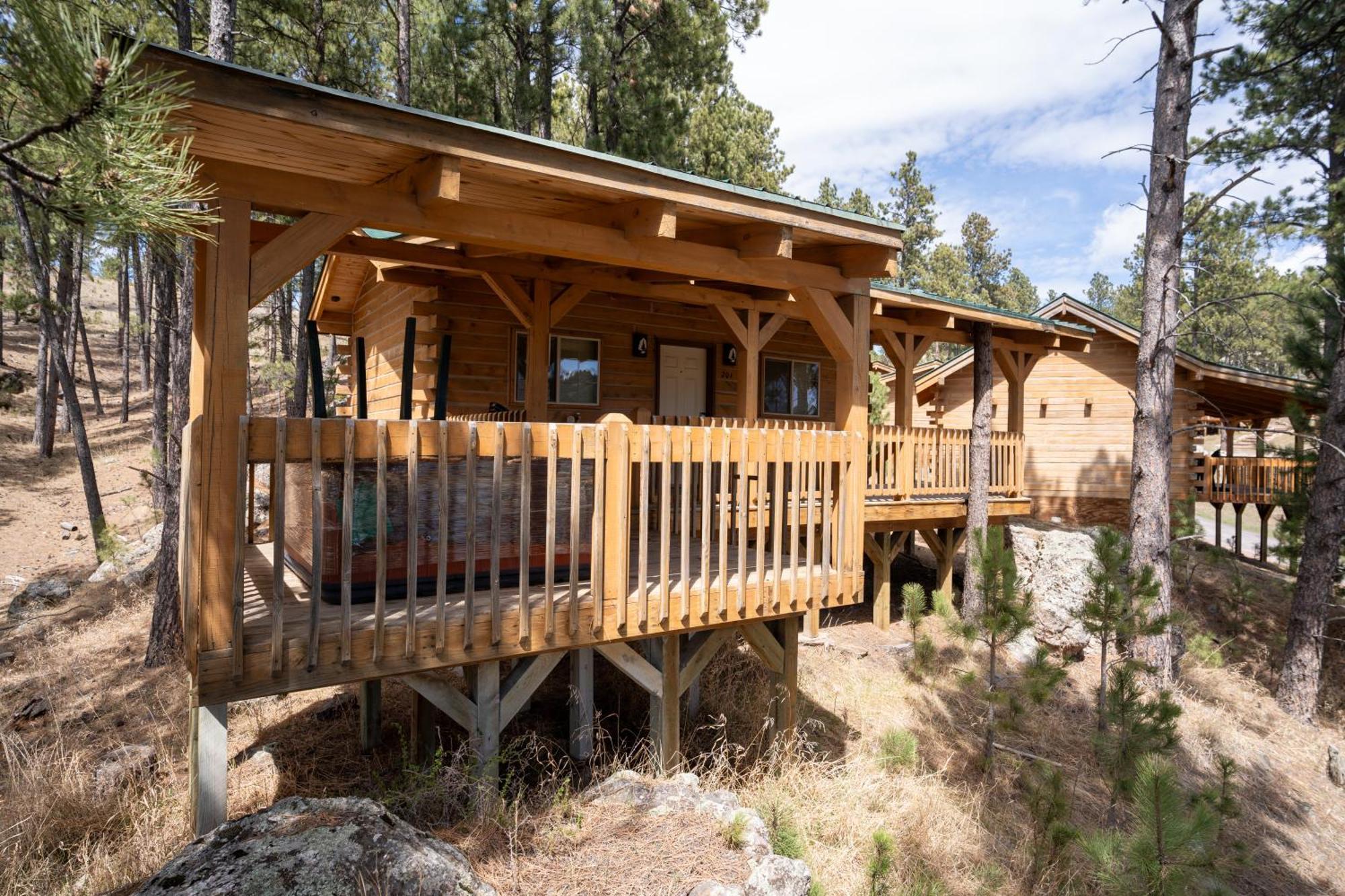 Rock Crest Lodge & Cabins Custer Esterno foto