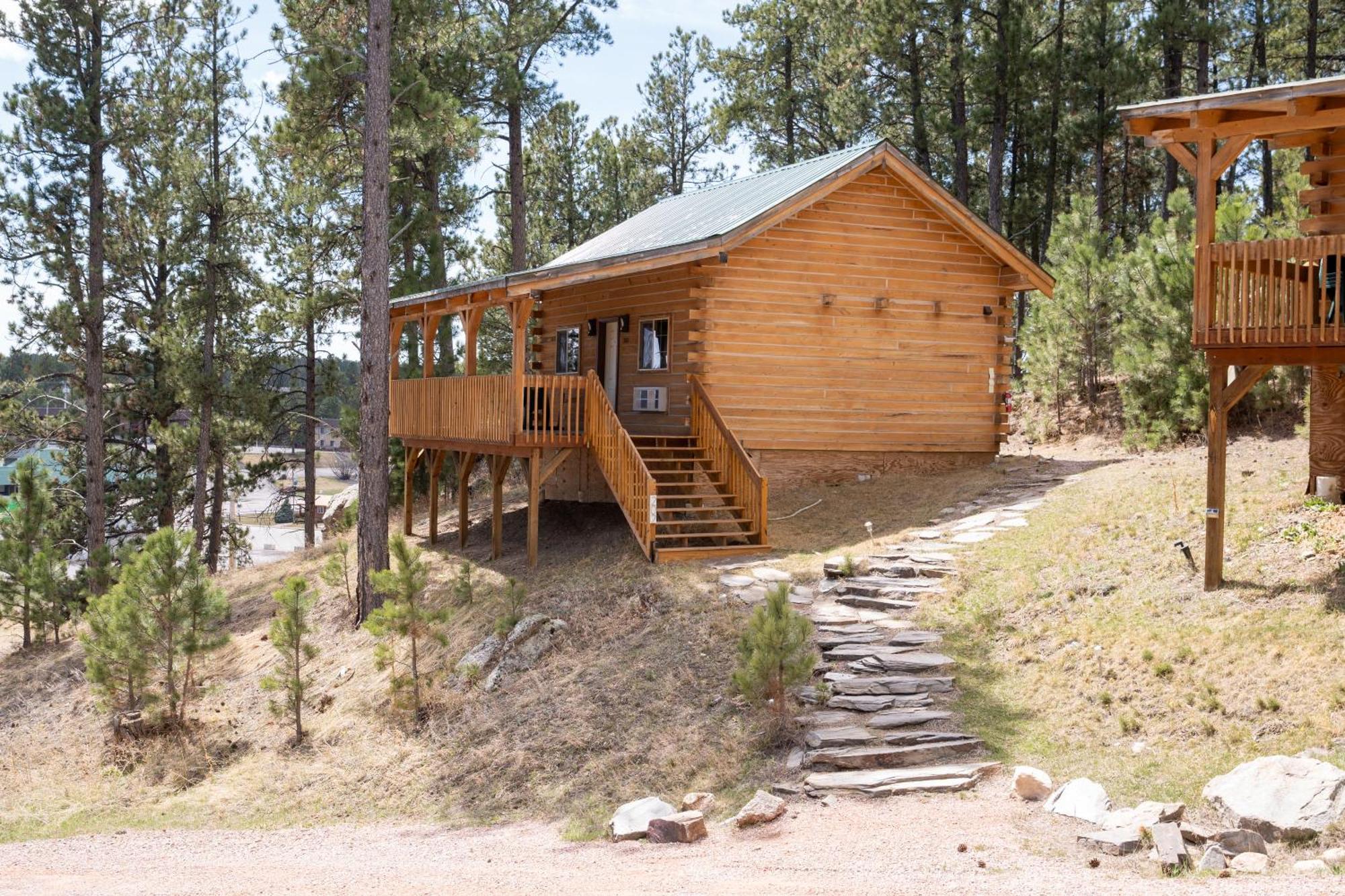 Rock Crest Lodge & Cabins Custer Esterno foto